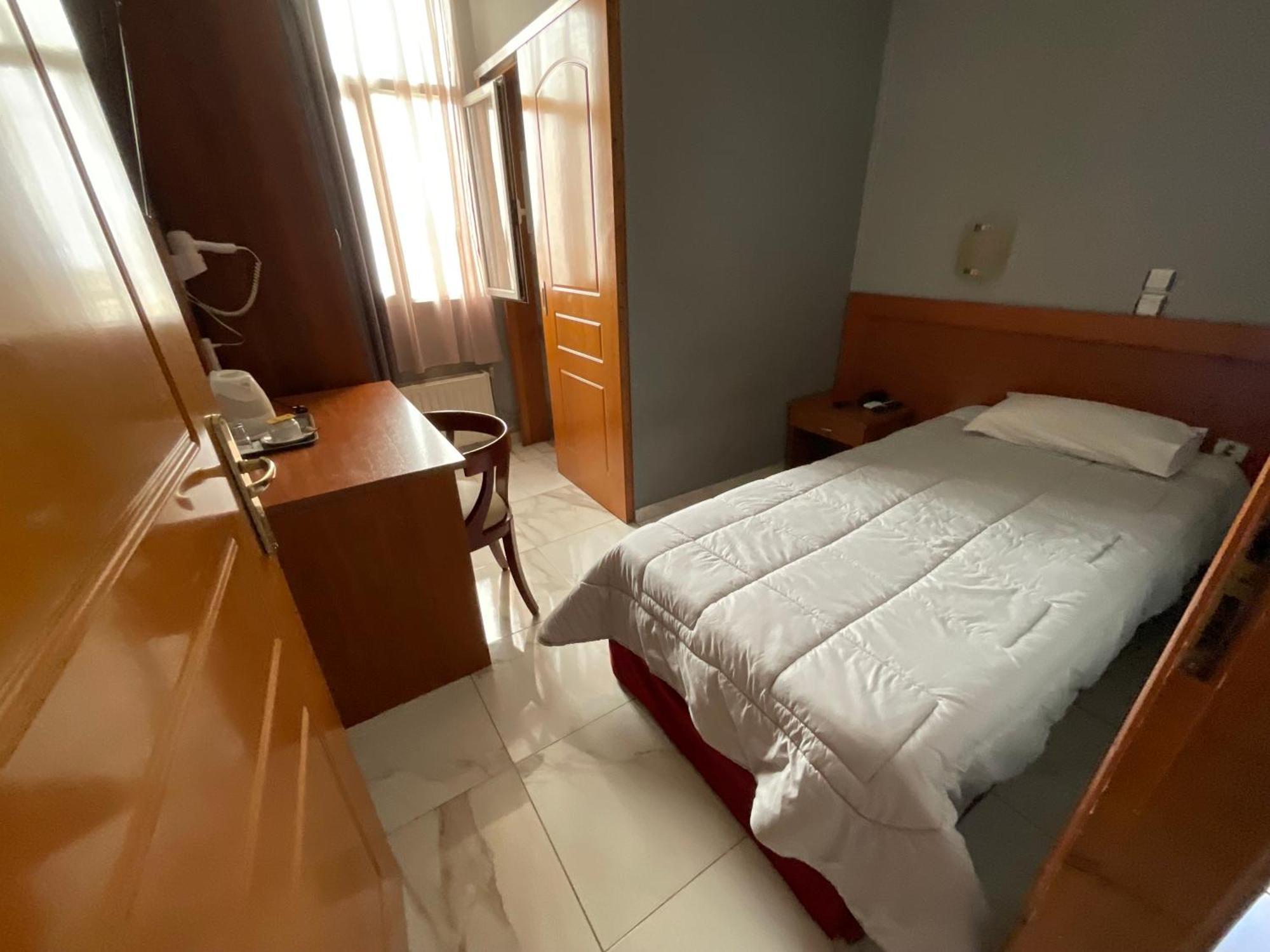 Piraeus Acropole Hotel エクステリア 写真
